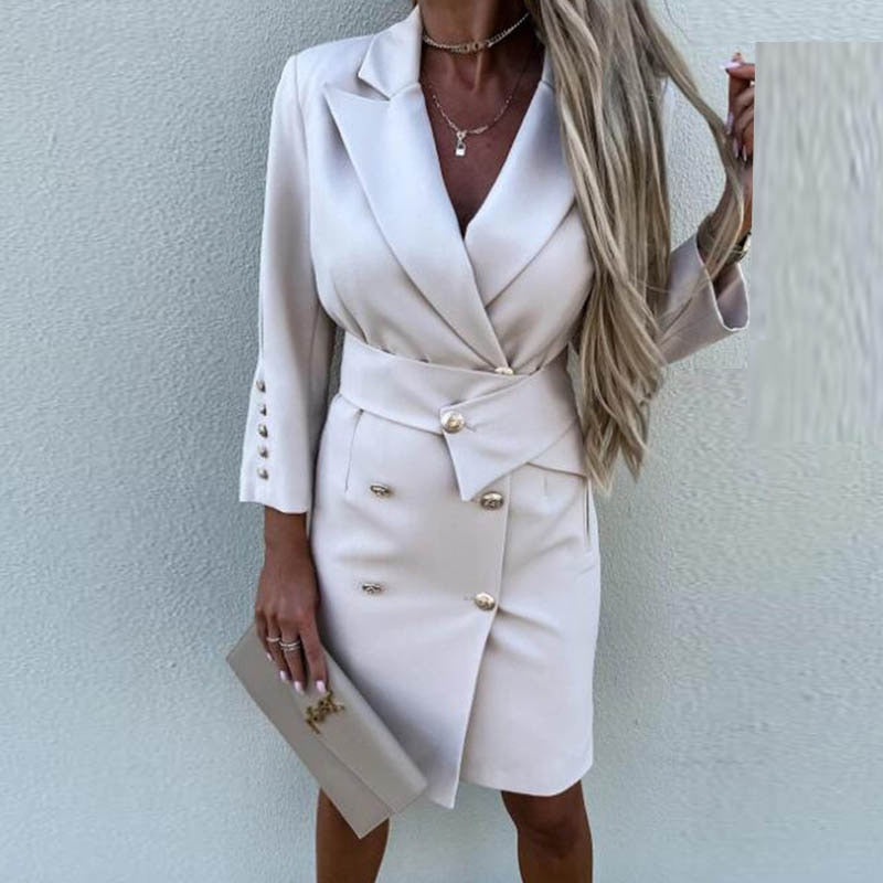 Beautifully Finished Dress in a Timeless Design