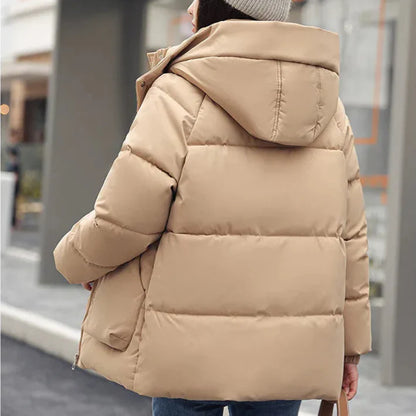 Well Tailored Jacket with a Graceful Silhouette