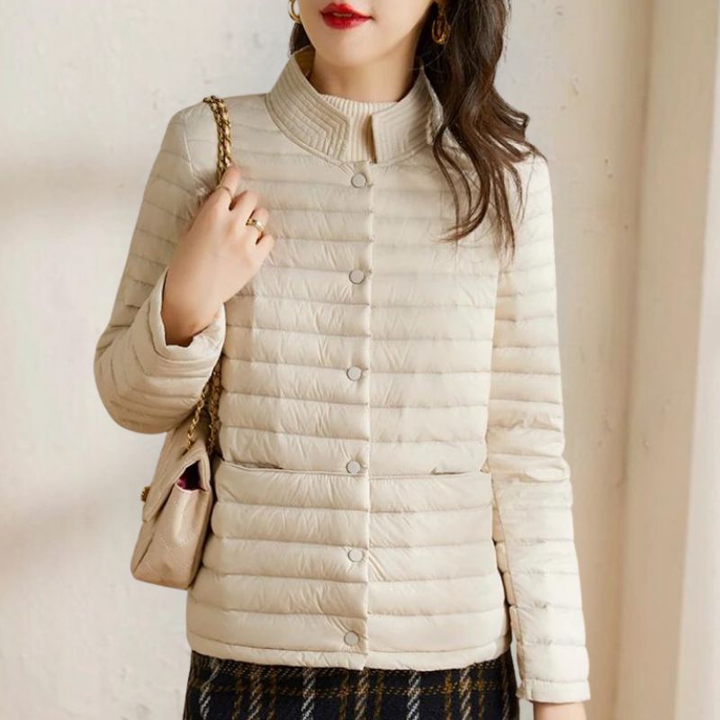 Well Tailored Jacket with a Graceful Silhouette