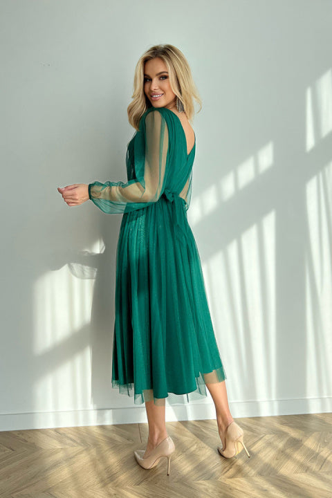 Gracefully Styled Dress for Any Occasion