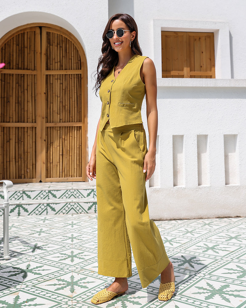 A Vintage Style Trousers with Delicate Timeless Details