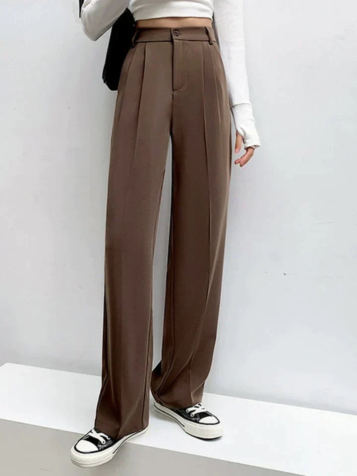 Polished Trousers with an Effortless Classic Look
