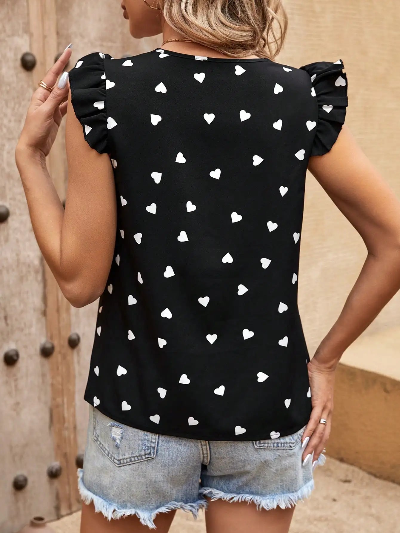Elegantly Styled Blouse for Everyday Wear