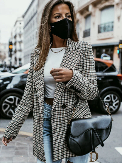 Well Tailored Jacket with a Graceful Silhouette