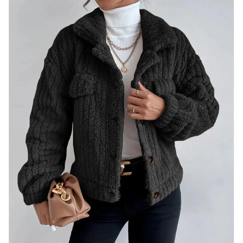 Effortlessly Elegant Jacket with a Timeless Design