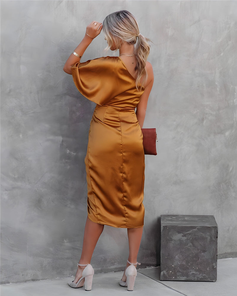 Effortlessly Elegant Dress with a Timeless Design
