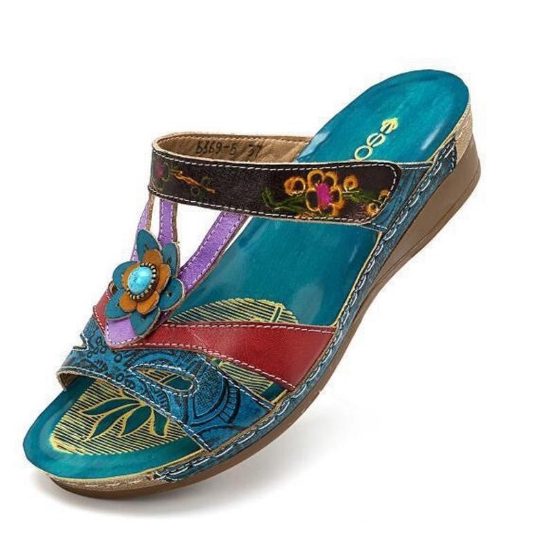 Chic Orthopedic Sandals with Unique Design