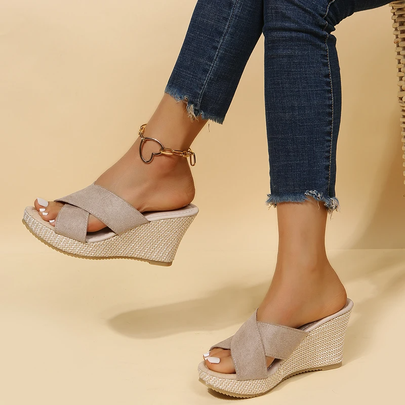 Chic Orthopedic Sandals with Unique Design