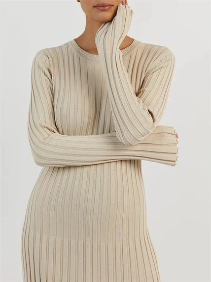 Effortlessly Elegant Dress with a Timeless Design