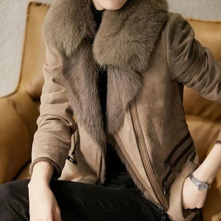 Well Tailored Jacket with a Graceful Silhouette