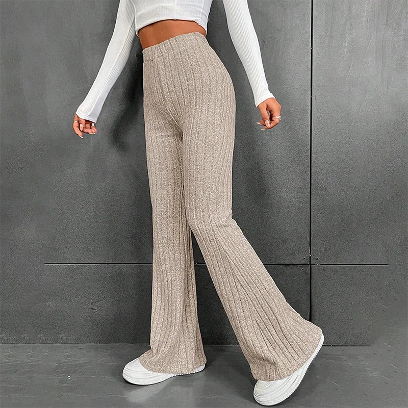 Elegantly Styled Trousers for Everyday Wear