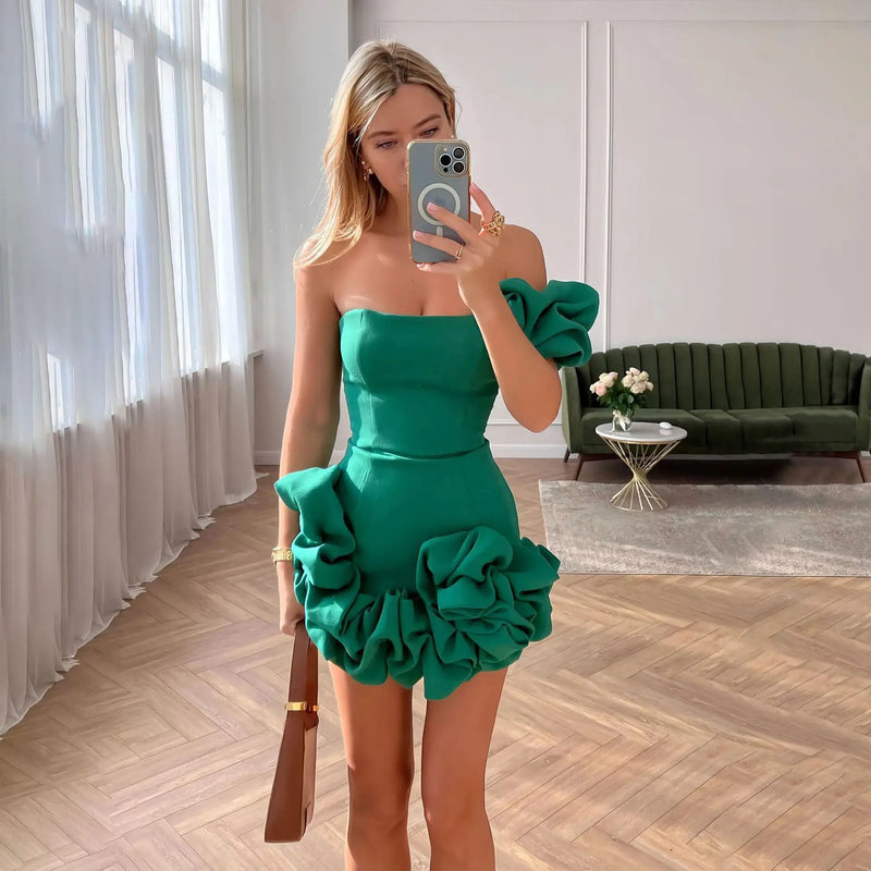 Well Tailored Dress with a Graceful Silhouette