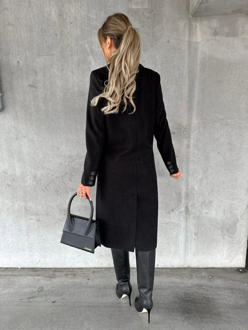 Effortlessly Elegant Coat with a Timeless Design