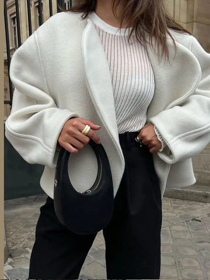 Well Tailored Jacket with a Graceful Silhouette