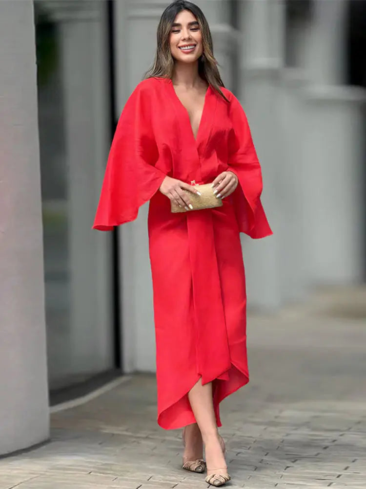 Beautifully Finished Dress in a Timeless Design