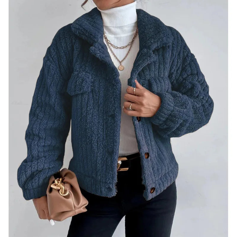 Effortlessly Elegant Jacket with a Timeless Design