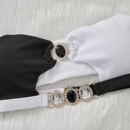 Effortlessly Elegant Garment with a Timeless Design