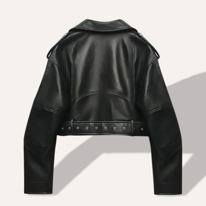Well Tailored Jacket with a Graceful Silhouette