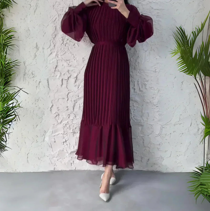 Classic Vintage Dress with a Flattering Fit