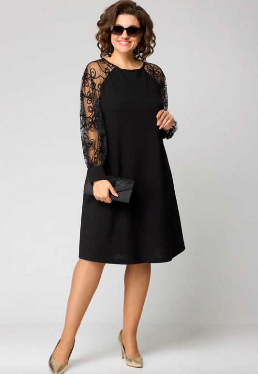 Gracefully Styled Dress for Any Occasion