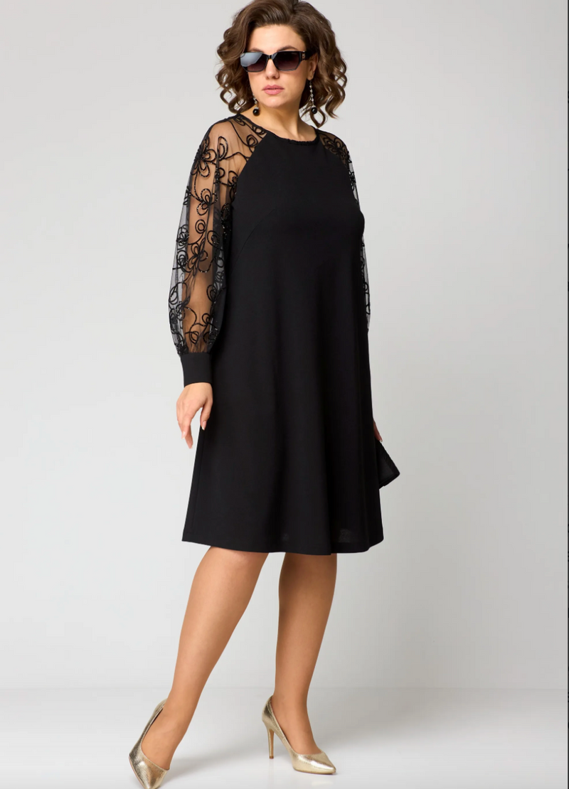 Gracefully Styled Dress for Any Occasion
