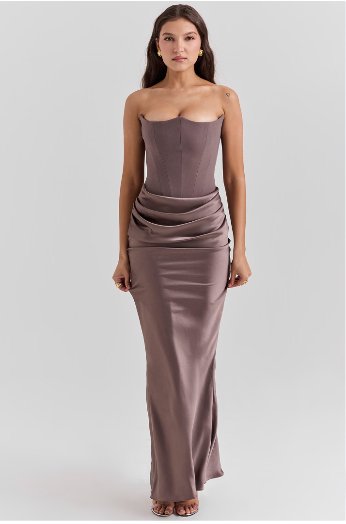 Polished Dress with an Effortless Classic Look