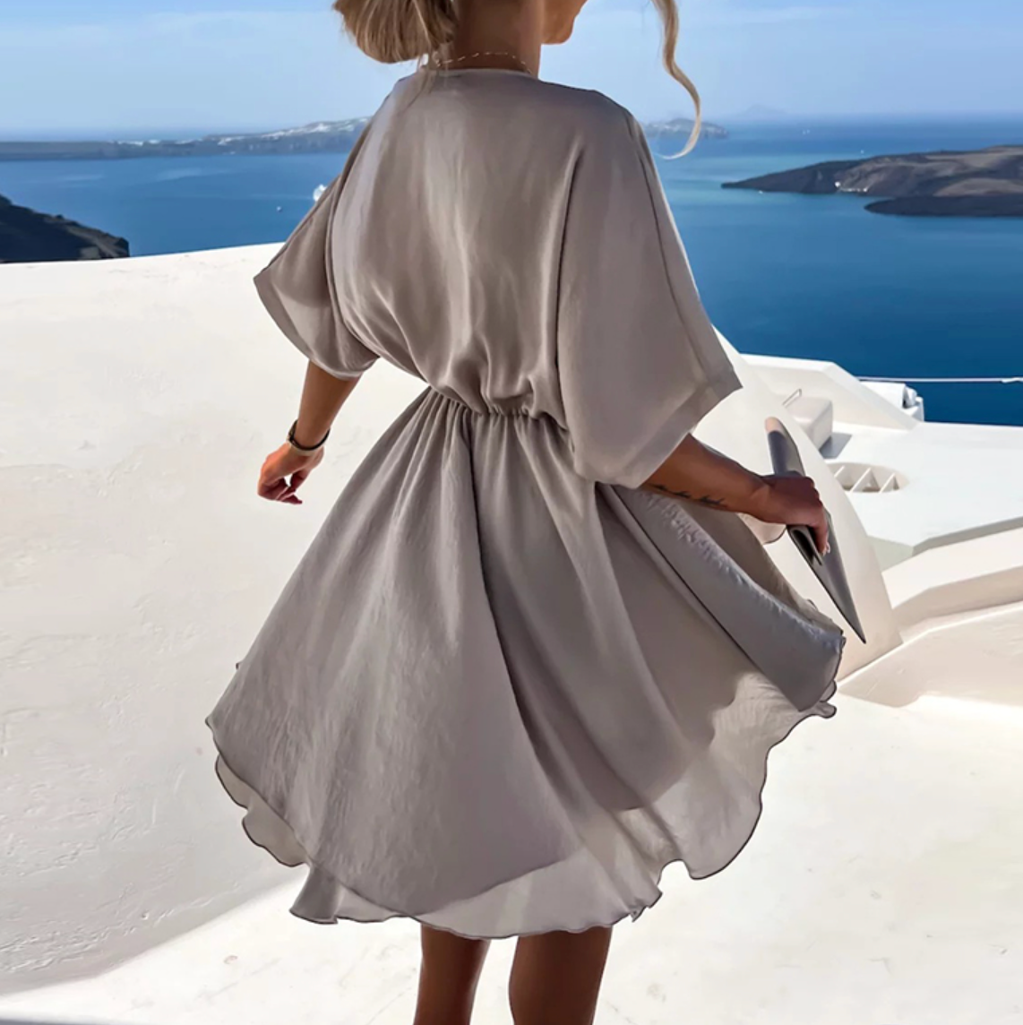 Classic Vintage Dress with a Flattering Fit