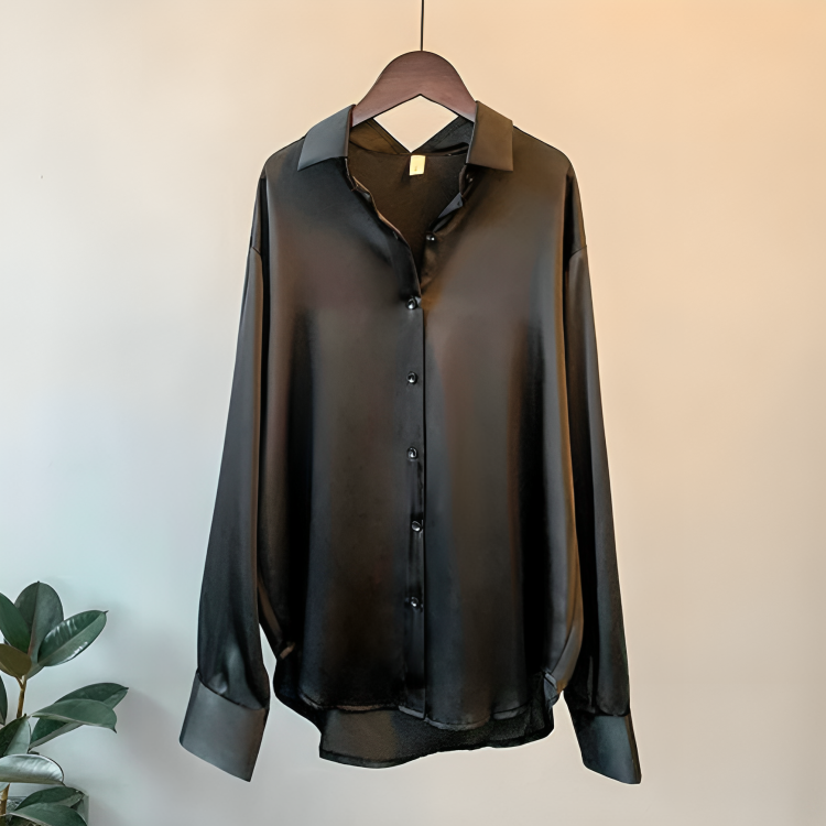 Beautifully Crafted Blouse in a Classic Style
