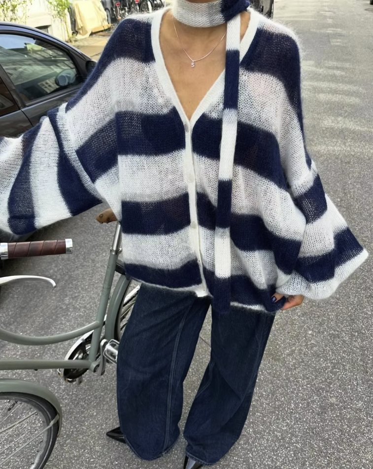 Well Tailored Cardigan with a Graceful Silhouette