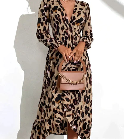 Effortlessly Elegant Dress with a Timeless Design