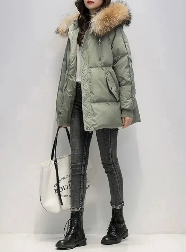 Well Tailored Coat with a Graceful Silhouette