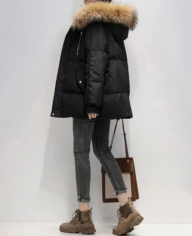 Well Tailored Coat with a Graceful Silhouette