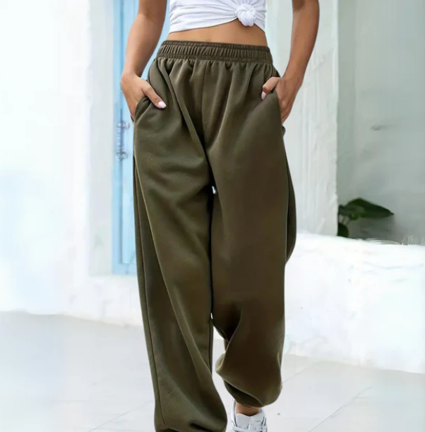 Elegantly Styled Pants for Everyday Wear