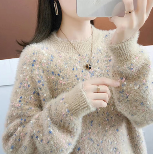 Well Tailored Sweater with a Graceful Silhouette
