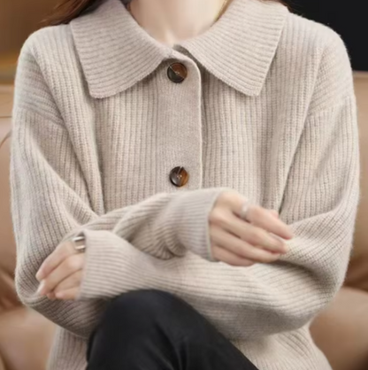 Classic Vintage Sweater with a Flattering Fit