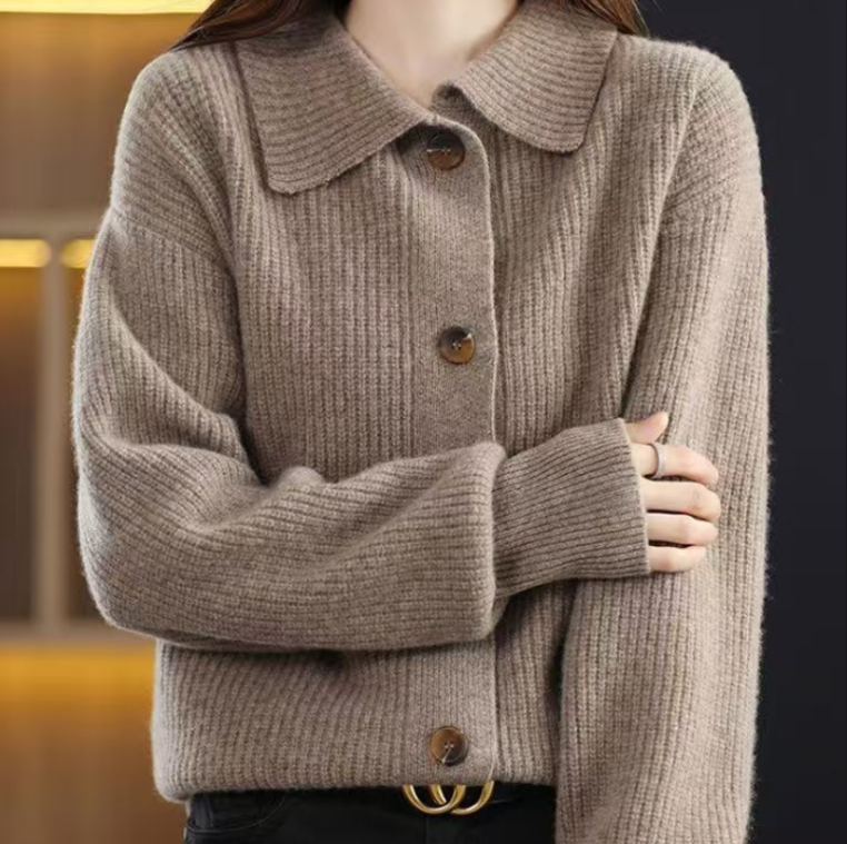 Classic Vintage Sweater with a Flattering Fit