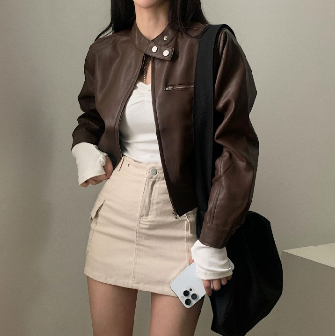 Well Tailored Coat with a Graceful Silhouette