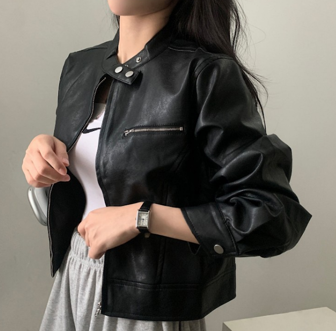 Beautifully Finished Coat in a Timeless Design