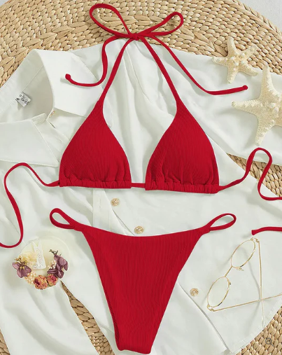 Effortlessly Elegant Garment with a Timeless Design