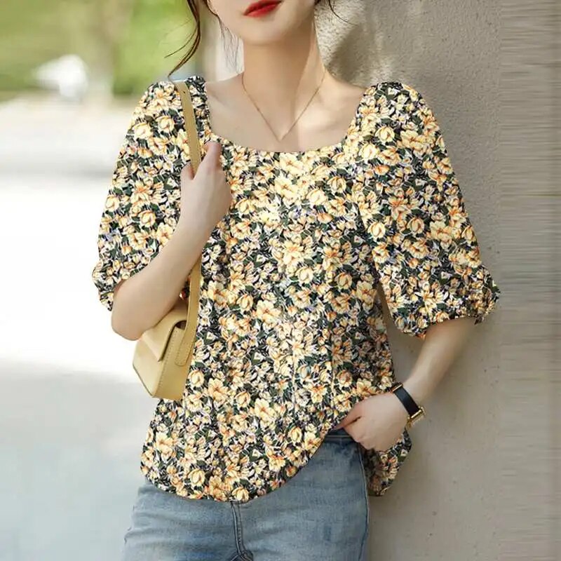 Classic Vintage Blouse with a Flattering Fit