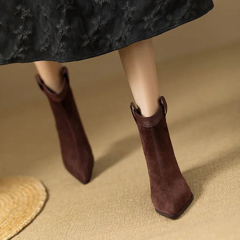Graceful Orthopedic Boots for Modern Look