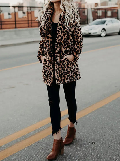 Well Tailored Coat with a Graceful Silhouette