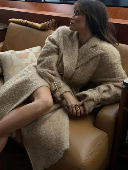 Gracefully Styled Coat for Any Occasion