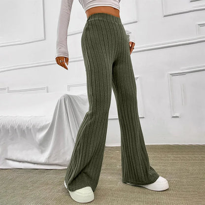 Elegantly Styled Trousers for Everyday Wear