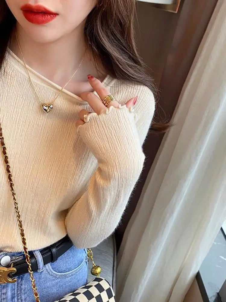 Sophisticated Blouse with a Clean Classic Look