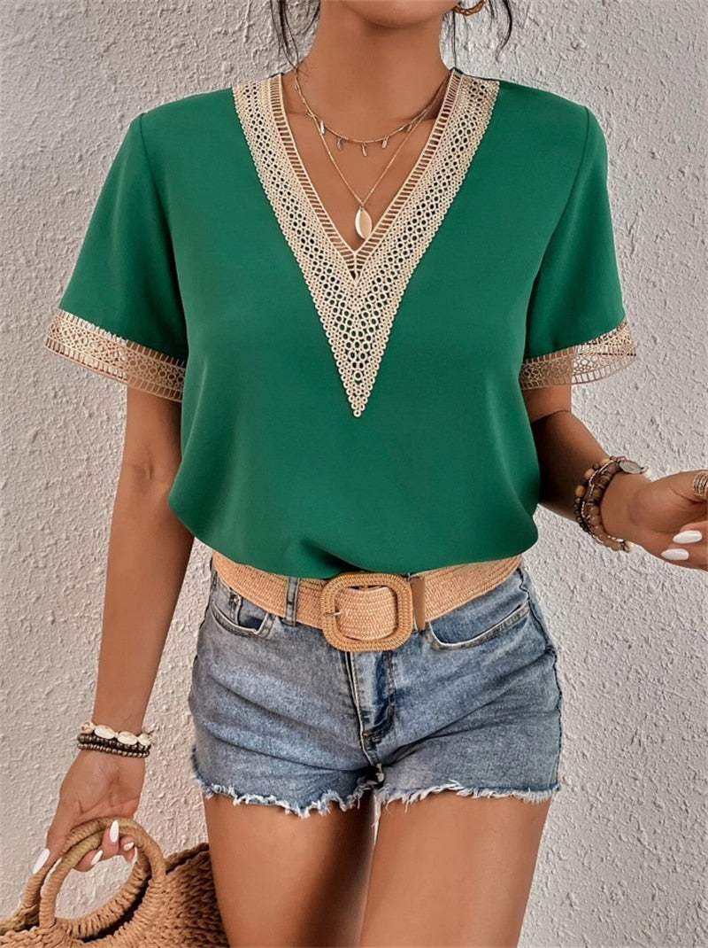 Elegantly Styled Blouse for Everyday Wear