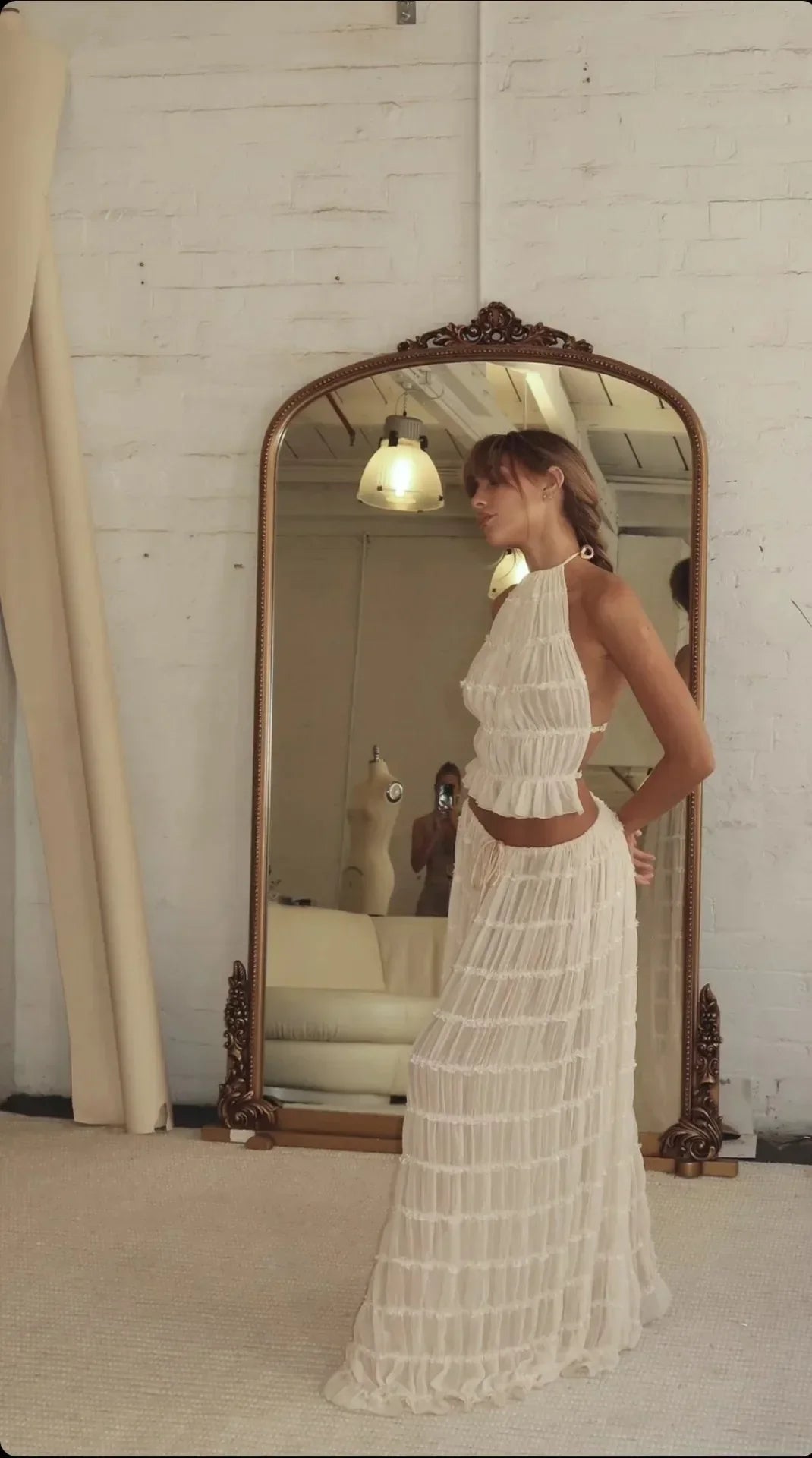 Beautifully Finished Dress in a Timeless Design
