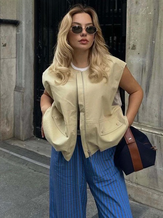 Classic Vintage Top with a Flattering Fit