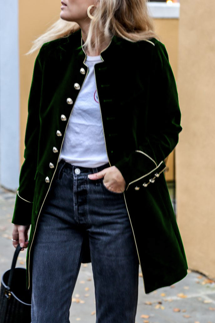 Beautifully Finished Coat in a Timeless Design