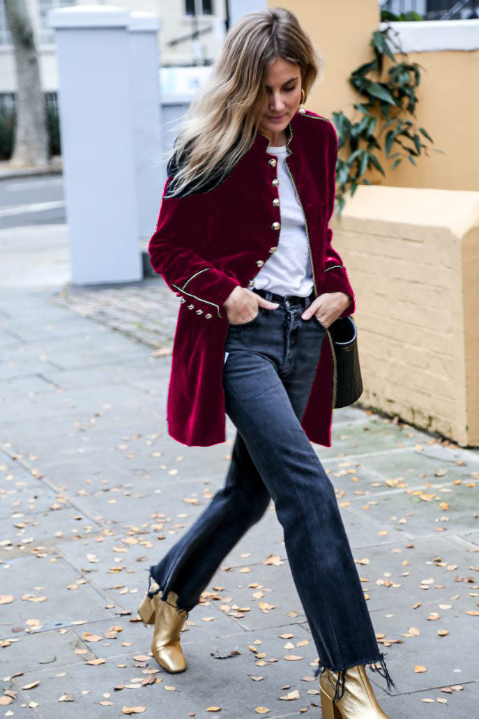 Beautifully Finished Coat in a Timeless Design